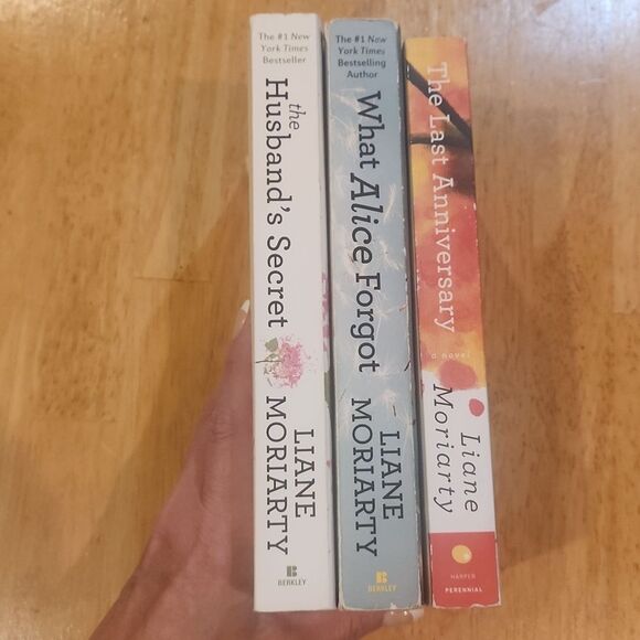 Liane Moriarty Romance Suspense Fiction Paperback 3 Books Bundle - Picture 3 of 6